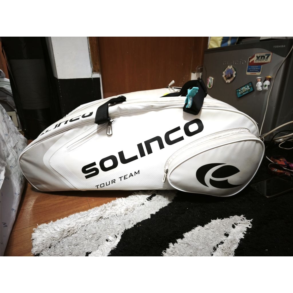 Tas Raket Tennis Solinco white out 15 raket kondisi Bekas pemakaian