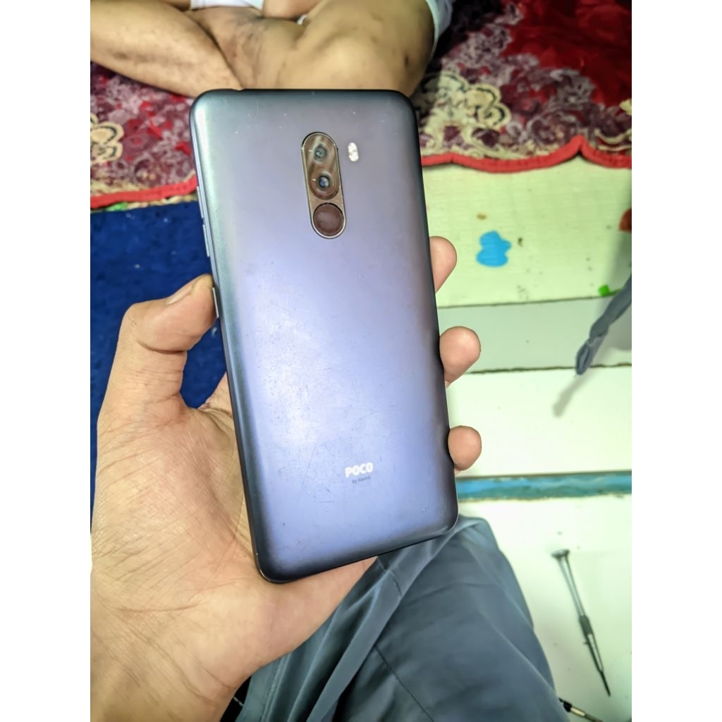 poco f1 6/128GB