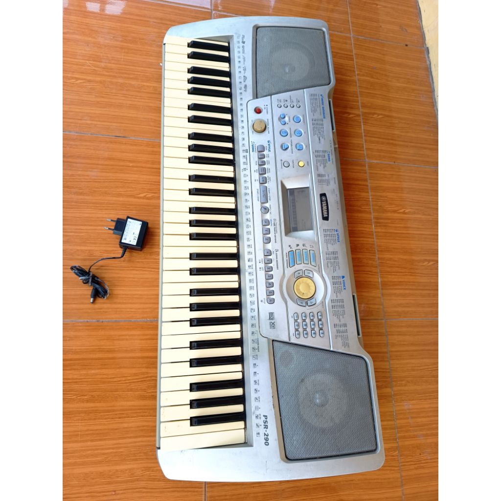 alat musik piano keyboard yamaha psr 290,normal bekas perumahan pribadi