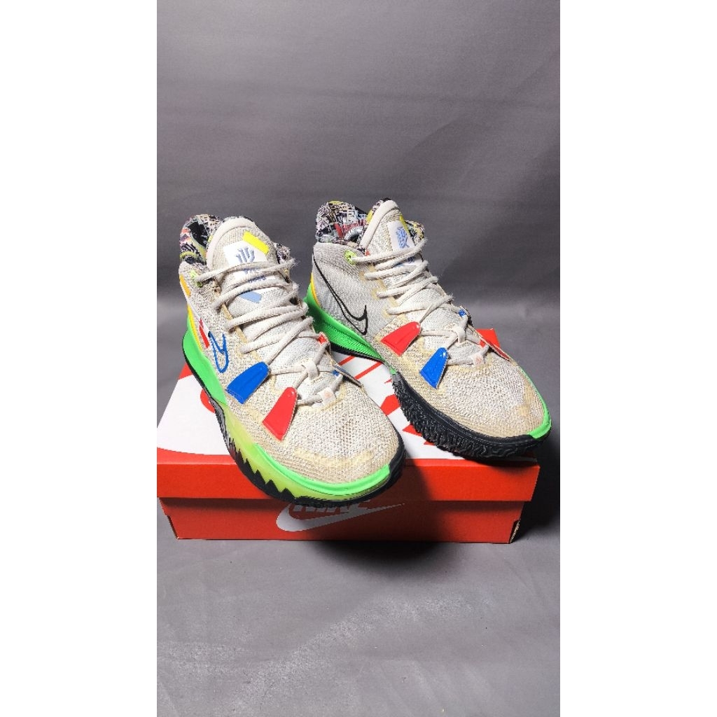 Sepatu basket casual sneakers Nike Kyrie 7 "Visions" second bekas