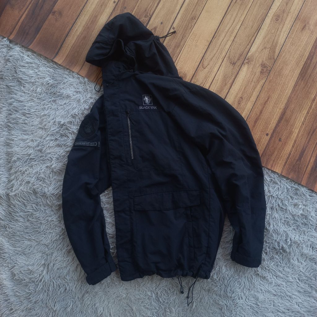 Jaket Outdoor Blackyak Multipocket Gorpcore 7 Front Pocket Waterrepellent NOT goretex blocktech runn