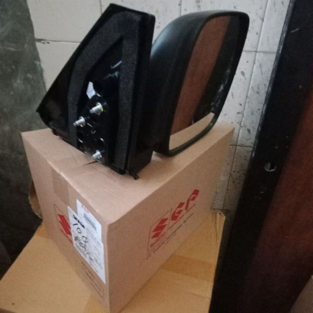 kaca spion mobil APV kanan, orisinil