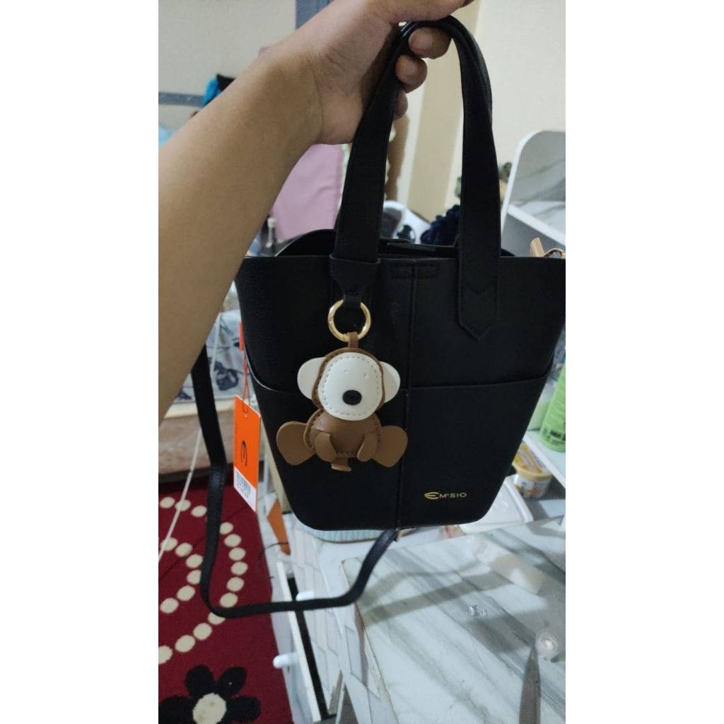 tas Elizabeth emsio