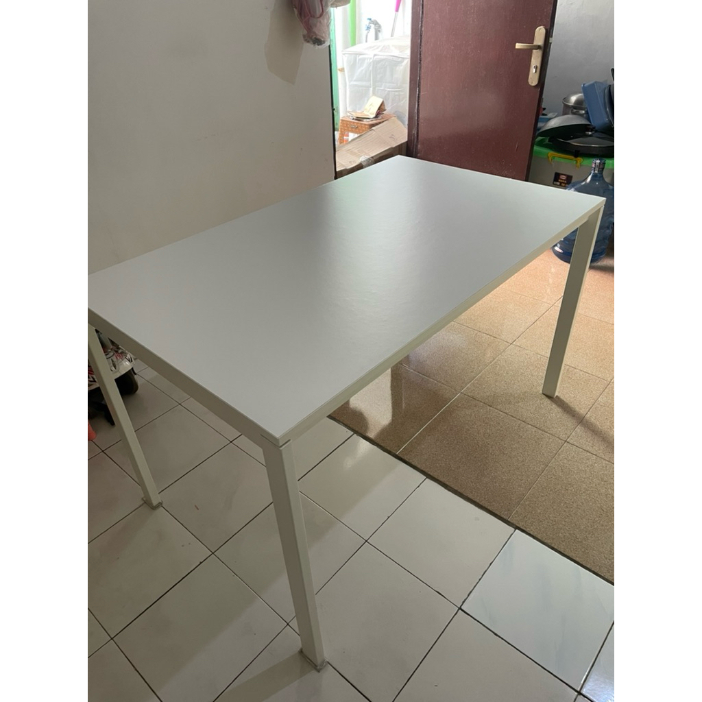 Preloved Meja Makan Ikea dan kursi Ikea / perabotan ikea bekas second