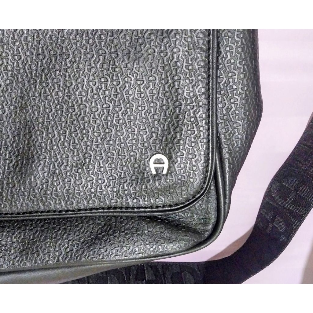Aigner Messenger Bag Preloved 100% Original
