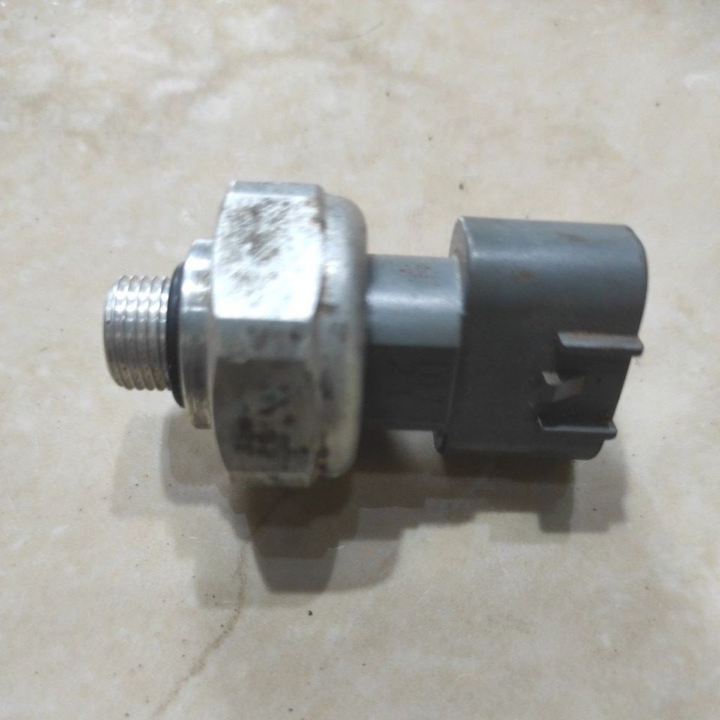 Low Pressure Switch sensor AC (pin3) Avanza Xenia ORI copotan