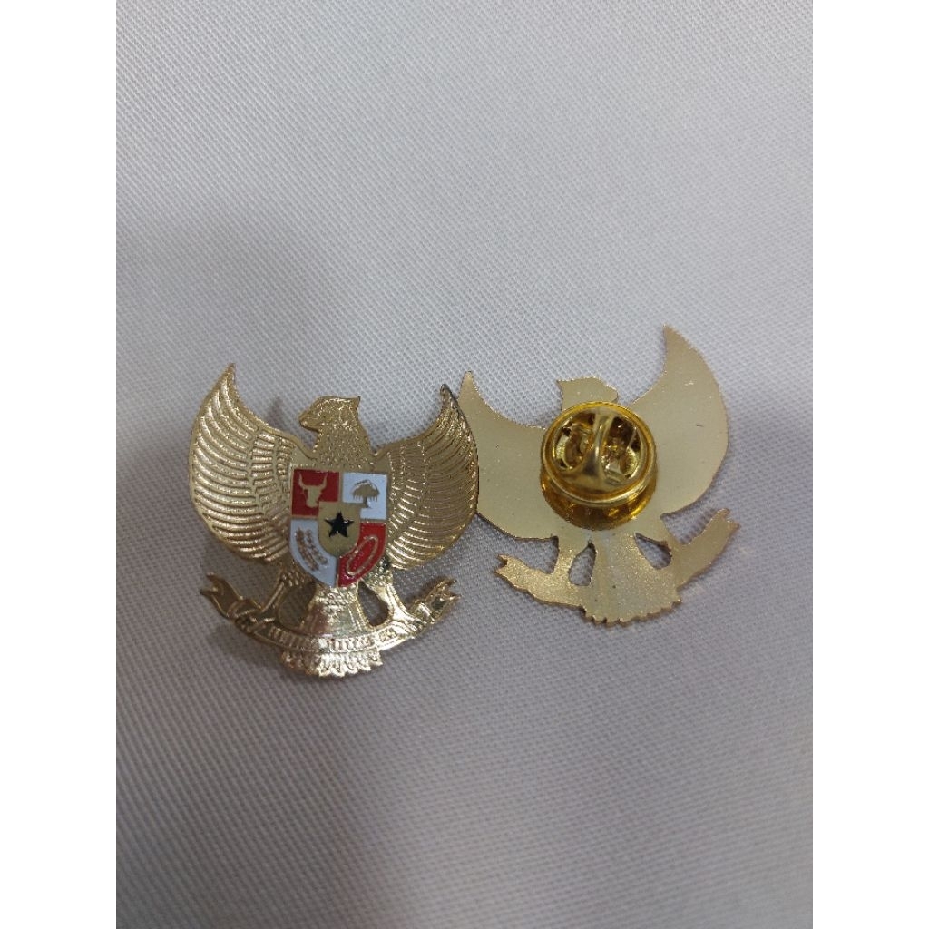 Pin Garuda bahan kuningan eching sepuh emas