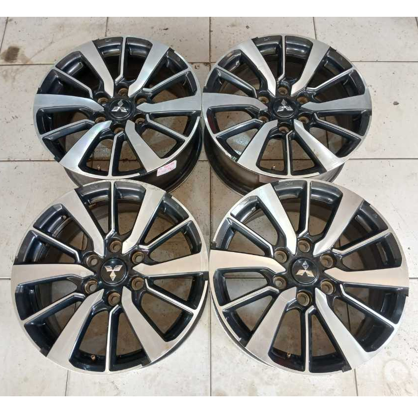 Velg Bekas Original Standar Mitsubishi Pajero Ring 18 Black Polish