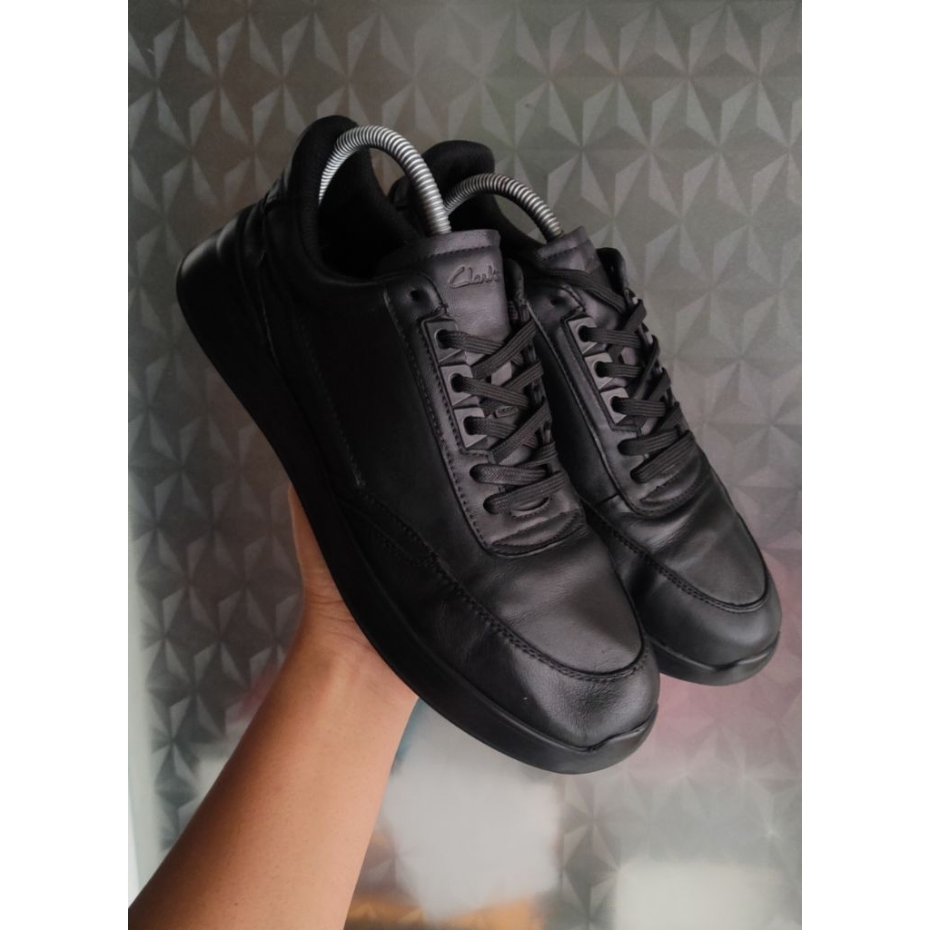 sepatu Clarks SZ 41 second bekas preloved