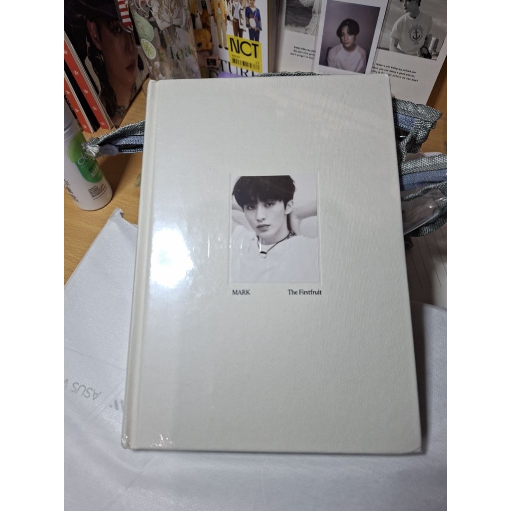 BOOKED ALBUM MARK TFF PHOTOBOOK MARK VER (PUTIH)