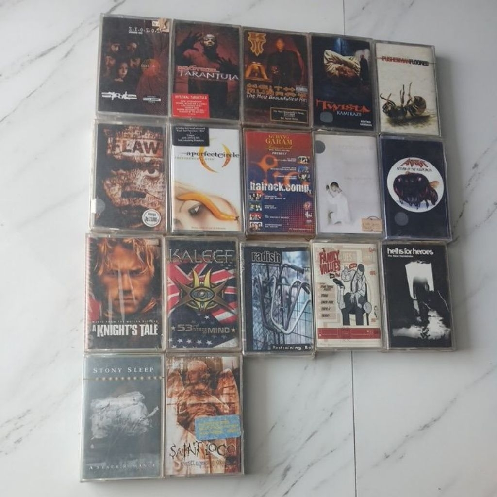 paket kaset segel isi 17 kaset