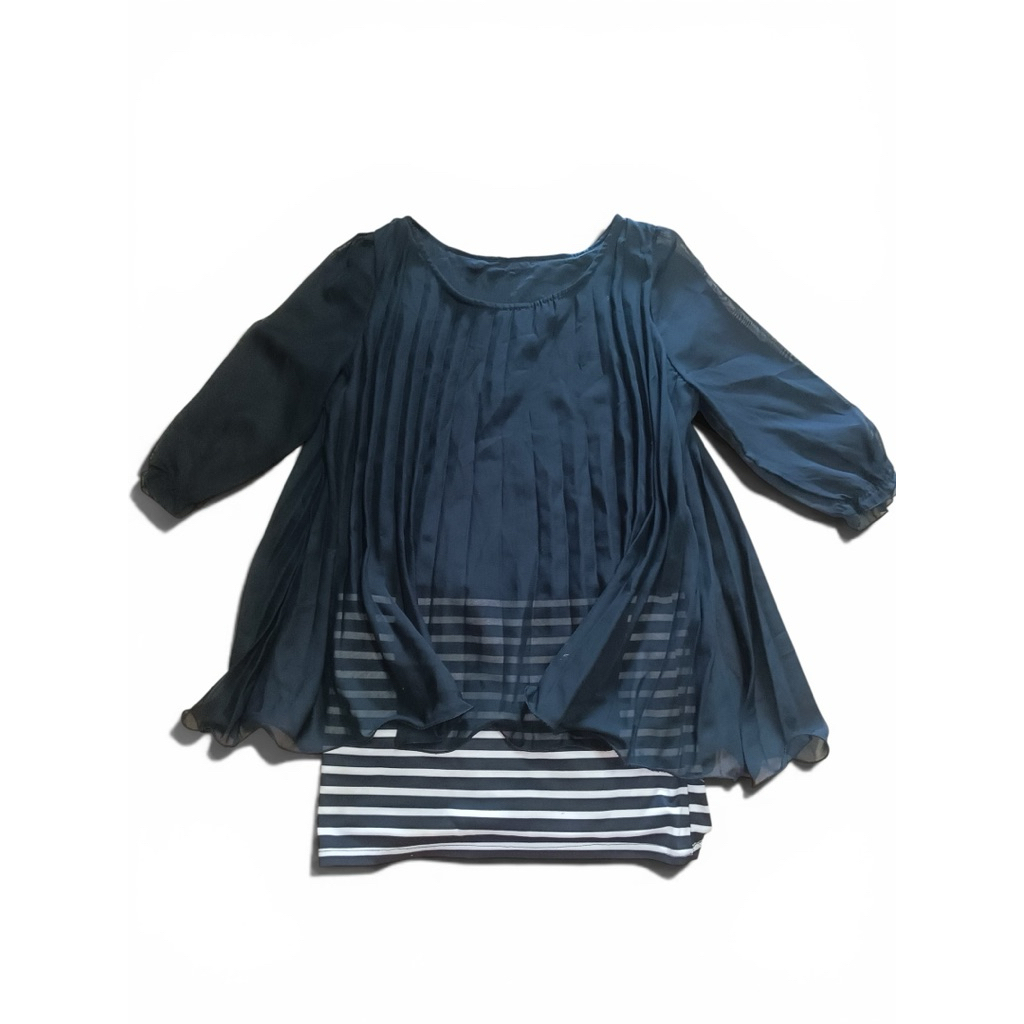 [Preloved] Blouse Hitam Plisket 2 Layer Motif Garis / Atasan Casual Wanita