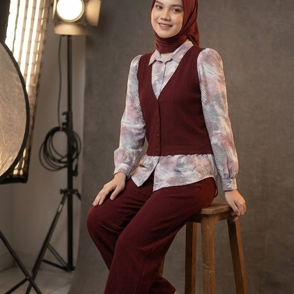 Bettina One Set Wanita - Setelan Hijab Kemeja Motif Vest dan Celana Panjang Casual