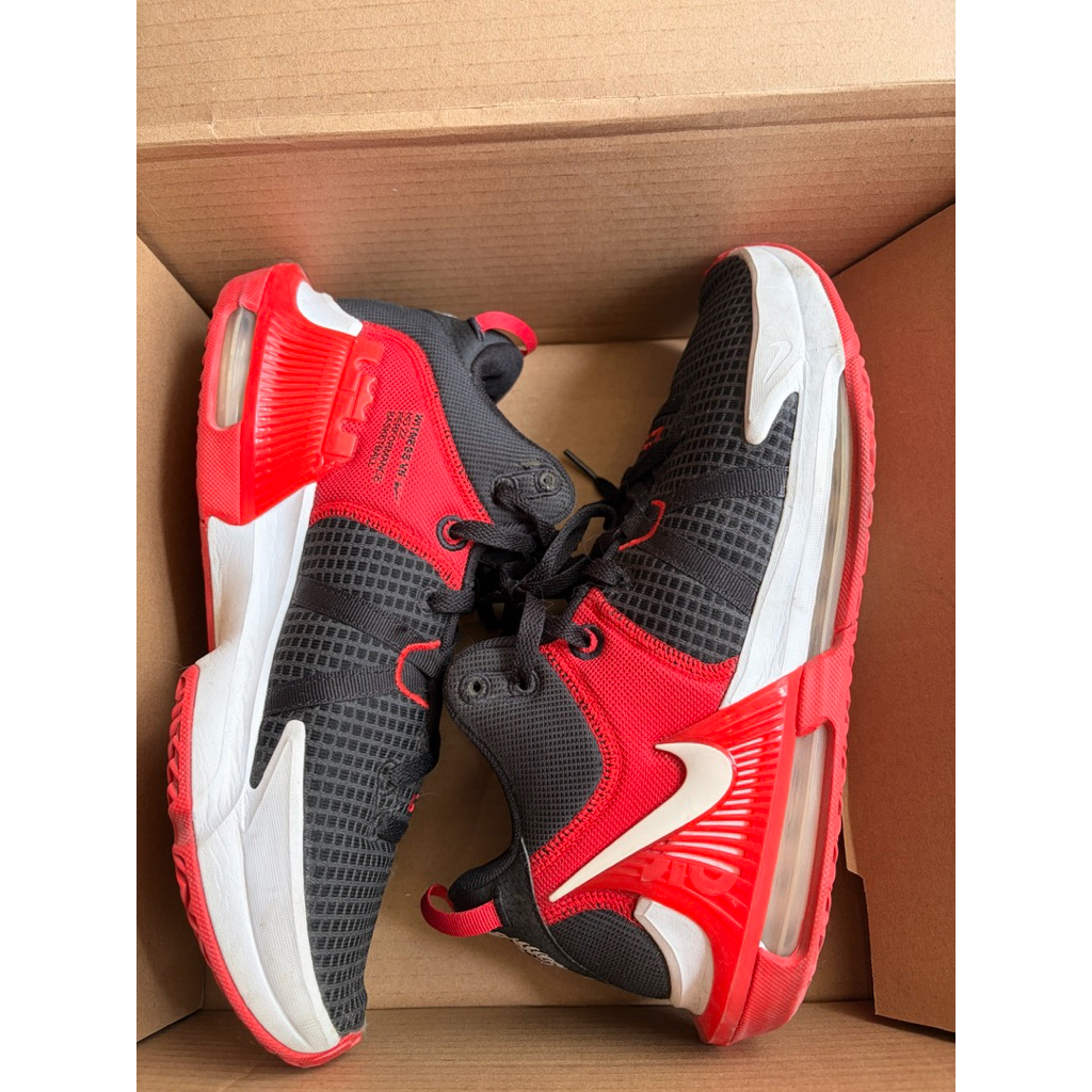 PRELOVED PRIBADI MEN: NIKE BASKETBALL SHOES SEPATU PRELOVED SEPATU BASKET