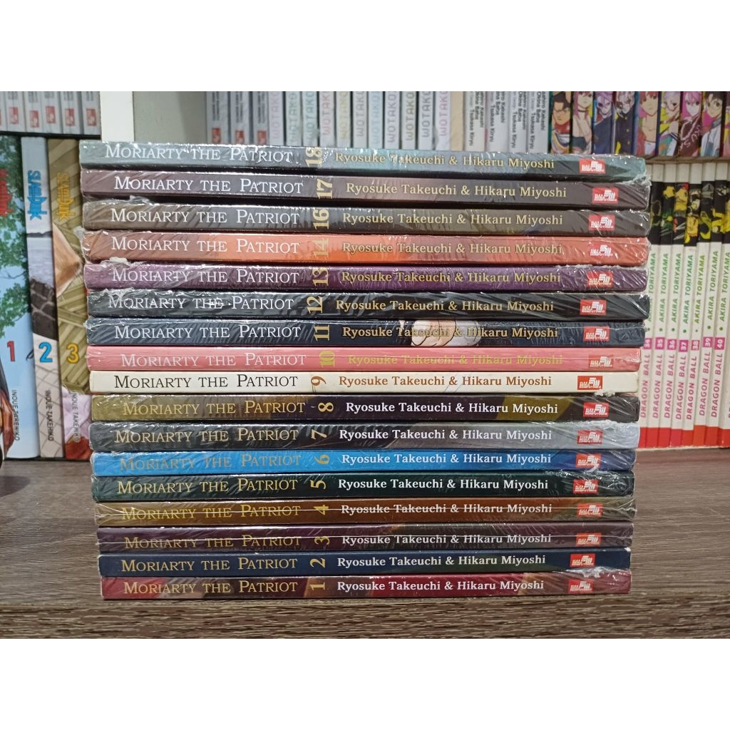 Komik Moriarty the patriot 1-18 (minus vol 15)