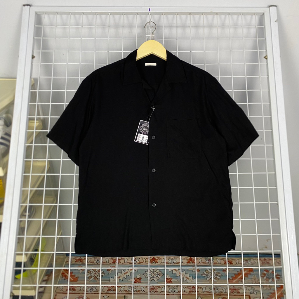 kemeja uniqlo GU hitam M