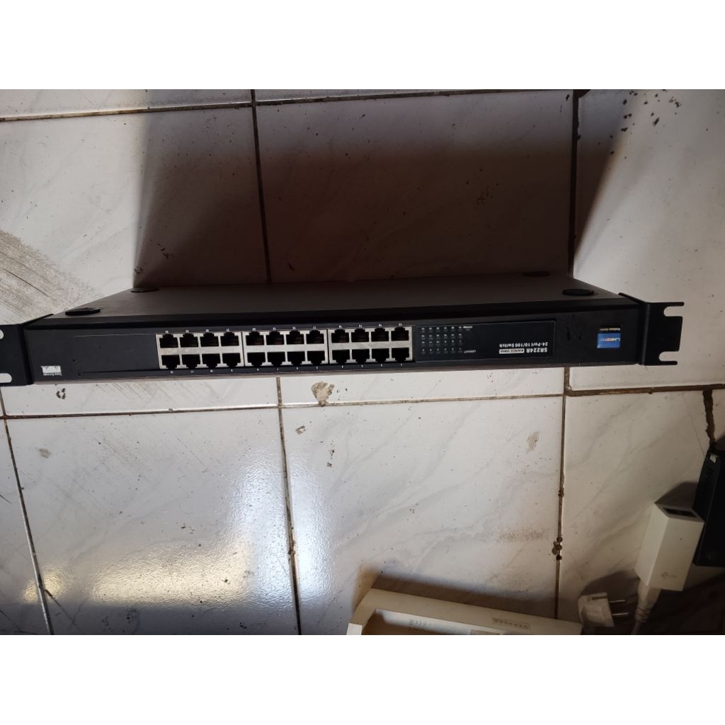 switch hub linksys sr224r