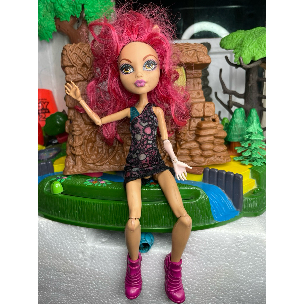 Barbie Boneka MH