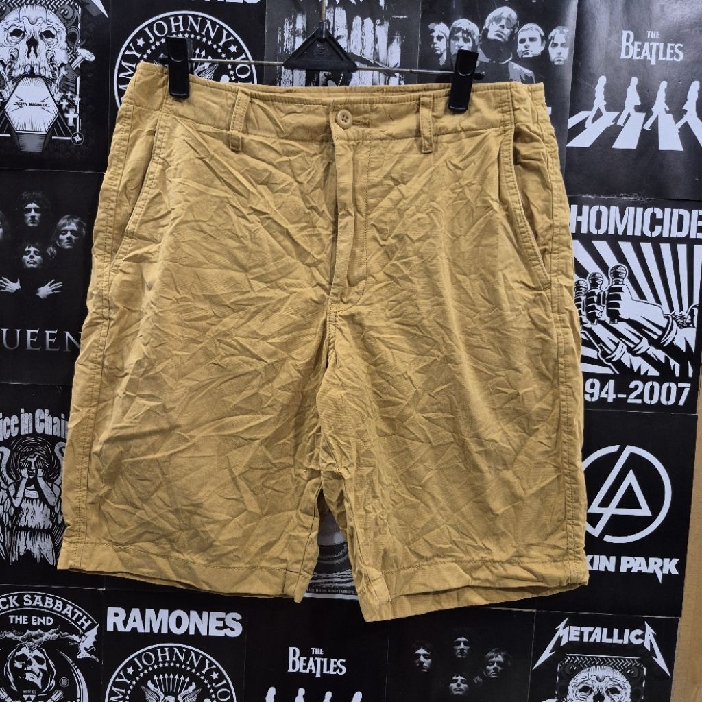 Celana Pendek Uniqlo Pria(30)