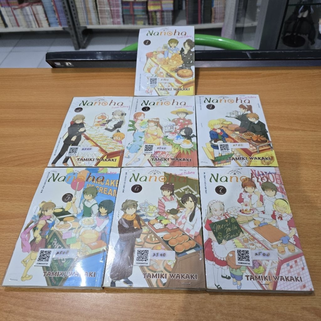 Bundle Komik Nanoha Sweet Bakery Volume 1-7 Preloved