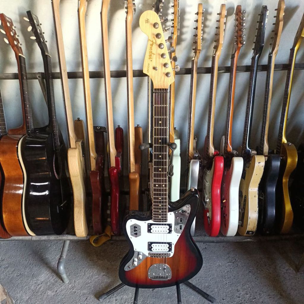 gitar listrik fender jaguar kidal Kurt Cobain