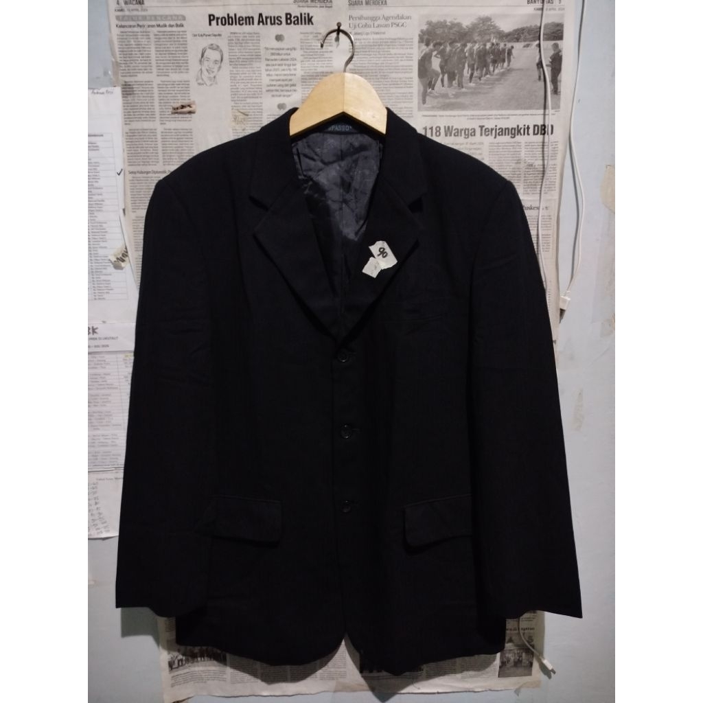 Jas Hitam Pekat Spasso (XL)