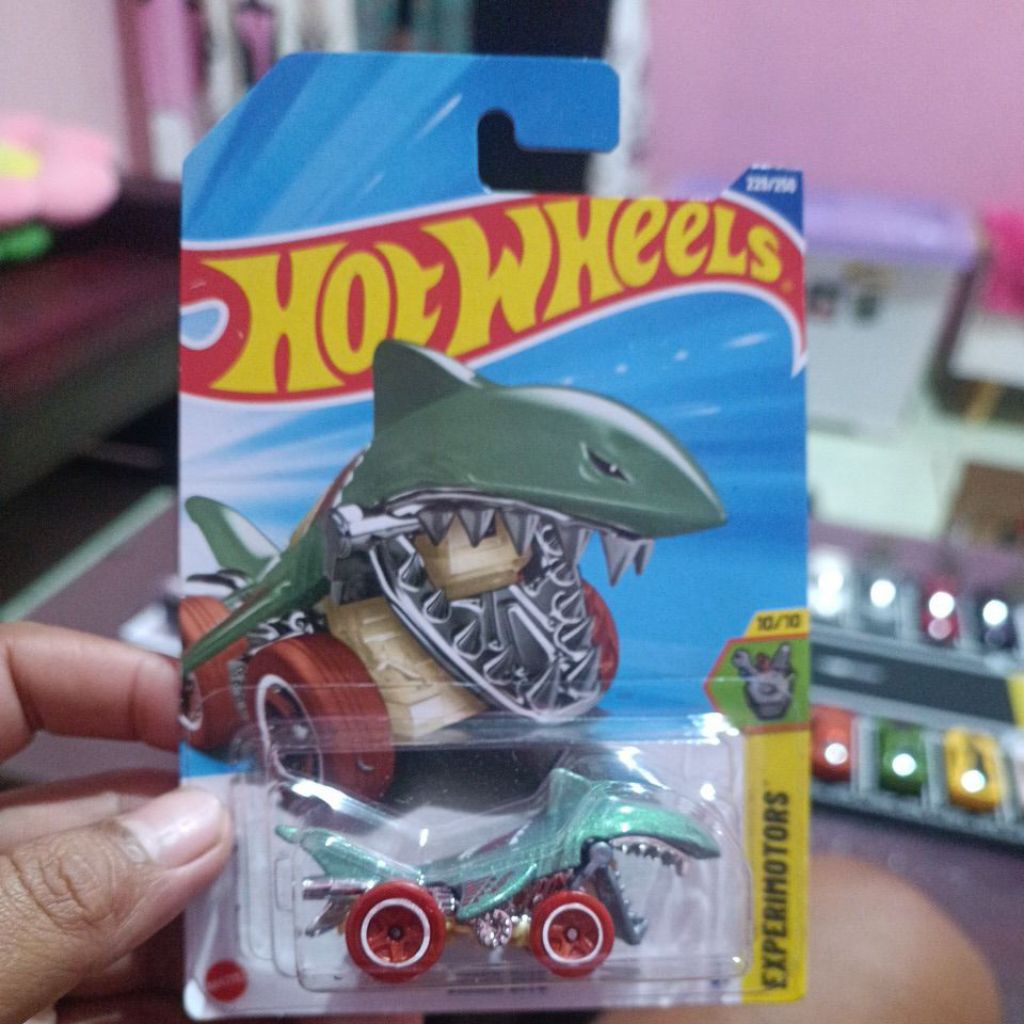 Hot wheels shark bite RTH