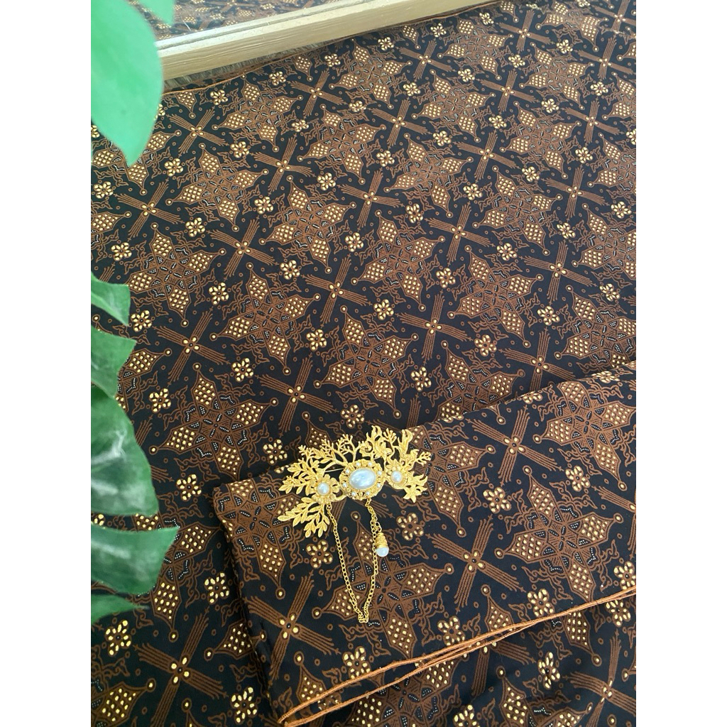 Kamen Batik Sutra Paris