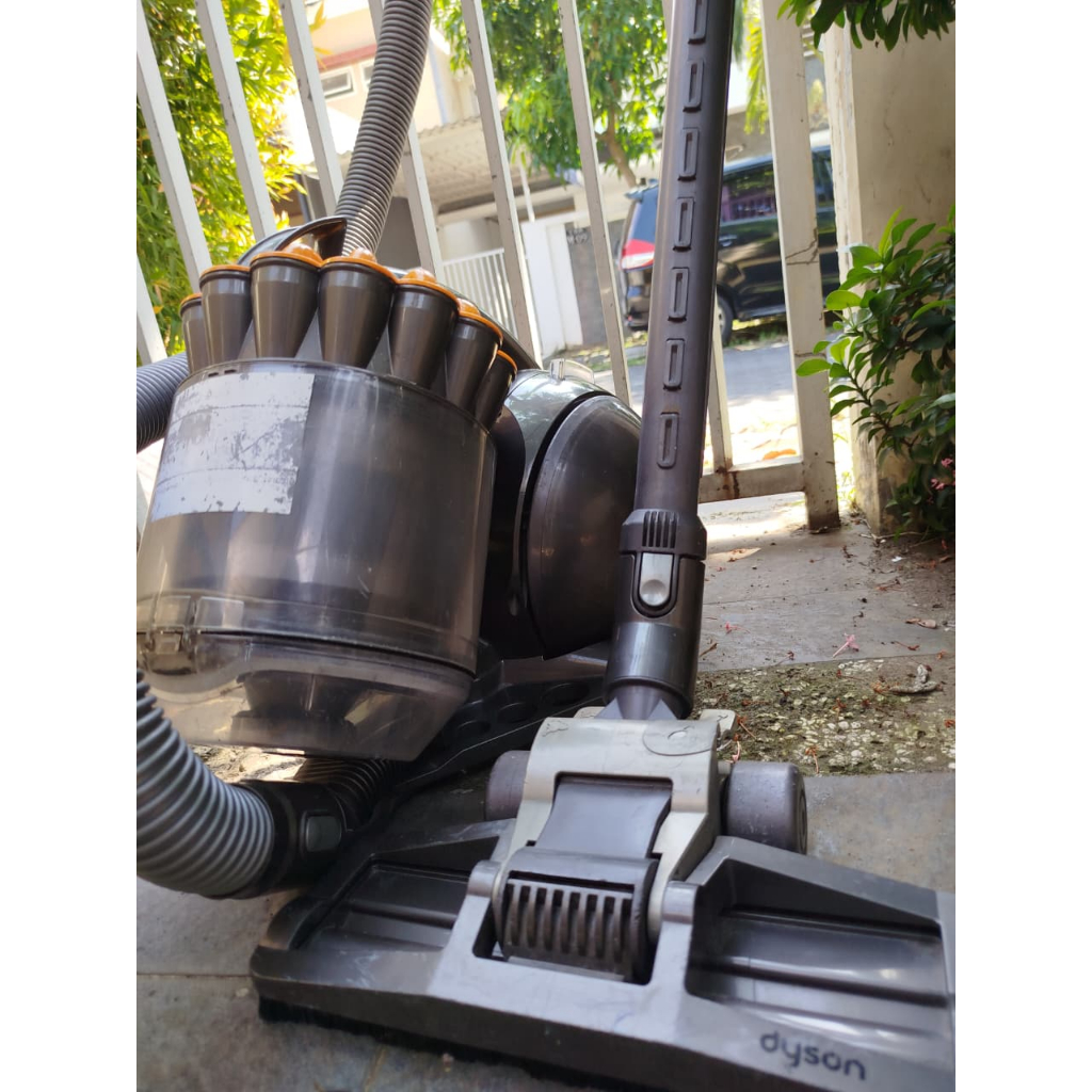 VACUM CLEANER PENYEDOT DEBU DYSON ABU-ABU SECOND