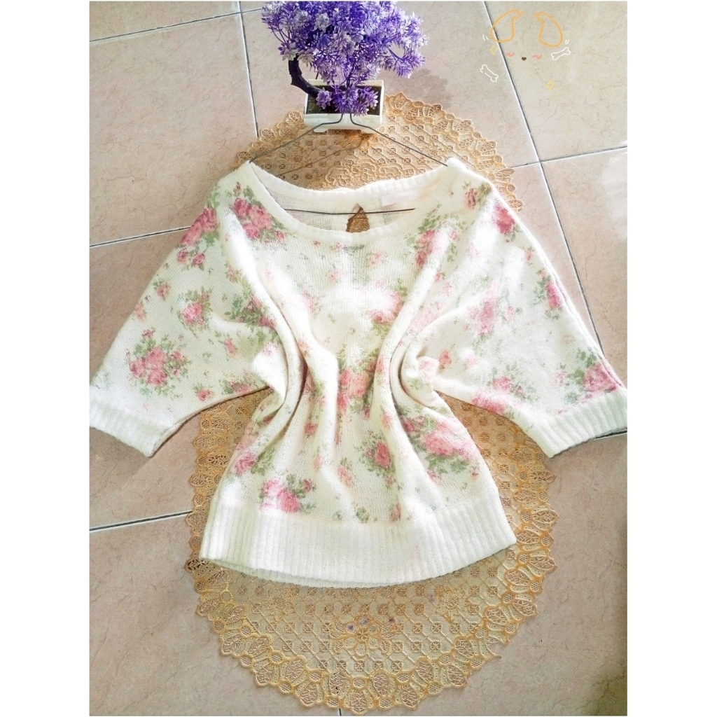 LizLisa Floral Knitted Batwing Top