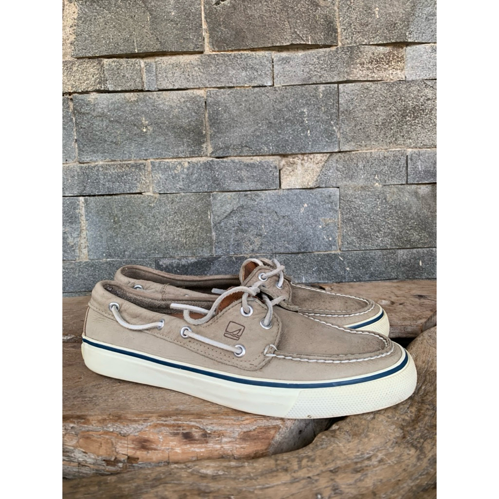 sepatu loafers sperry