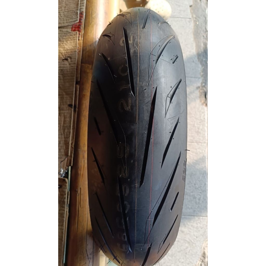 battlax hypersport s22. 150/60-17