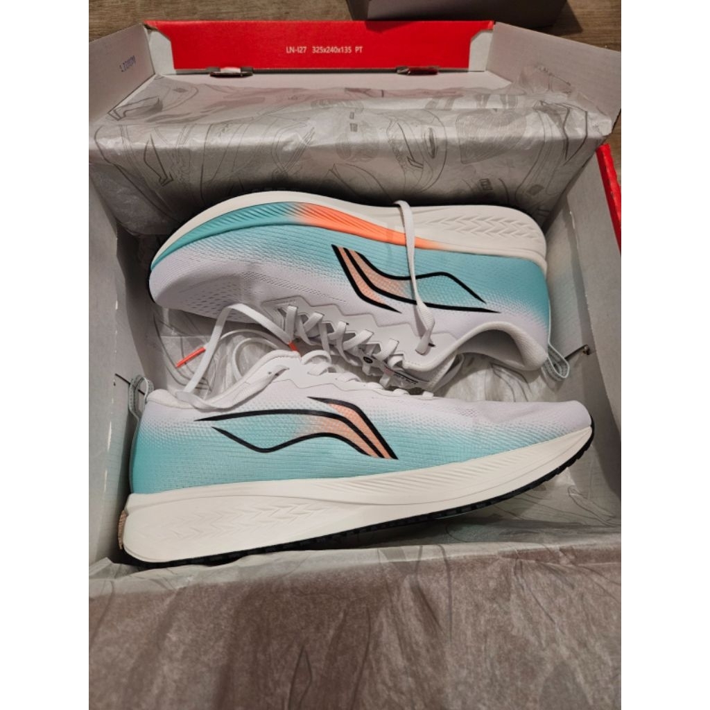 New racing shoes lining