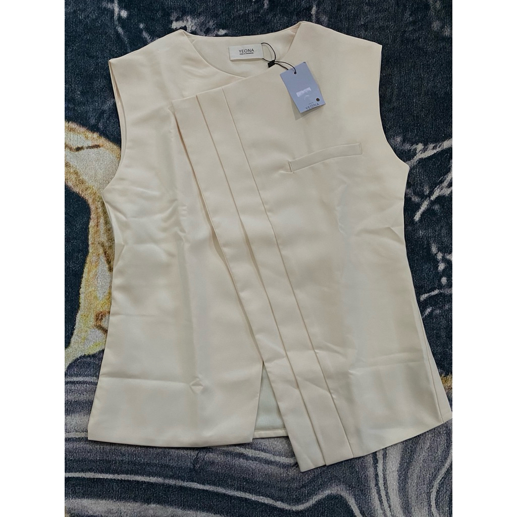 Preloved - Yeona Vest