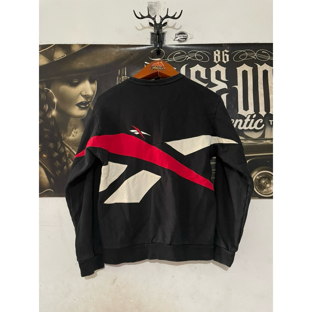 crewneck rebook second