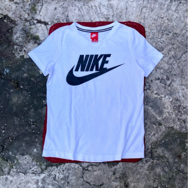 Kaos Nike Big Logo
