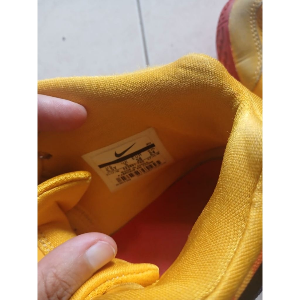 [PRELOVED] SEPATU NIKE KYRIE 4 70s | Sepatu Nike second