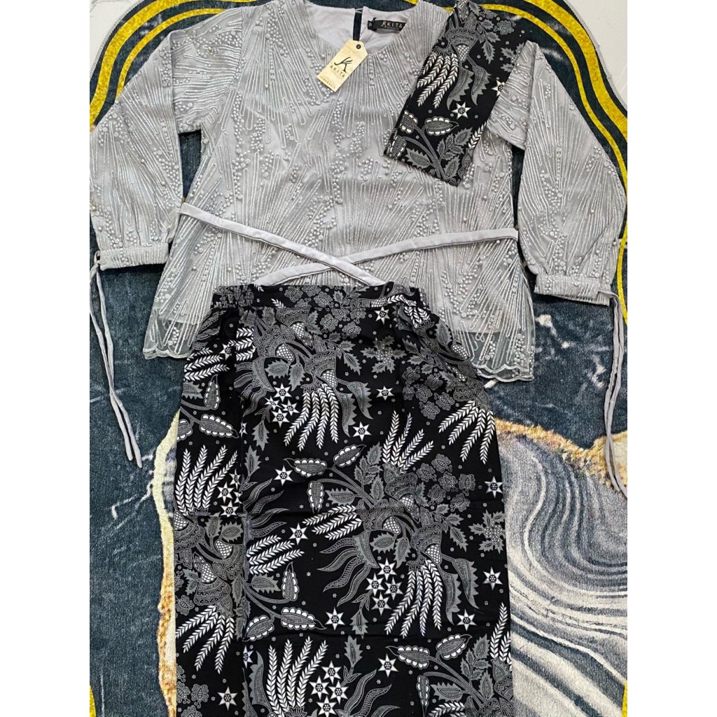 Preloved - Kebaya Akita
