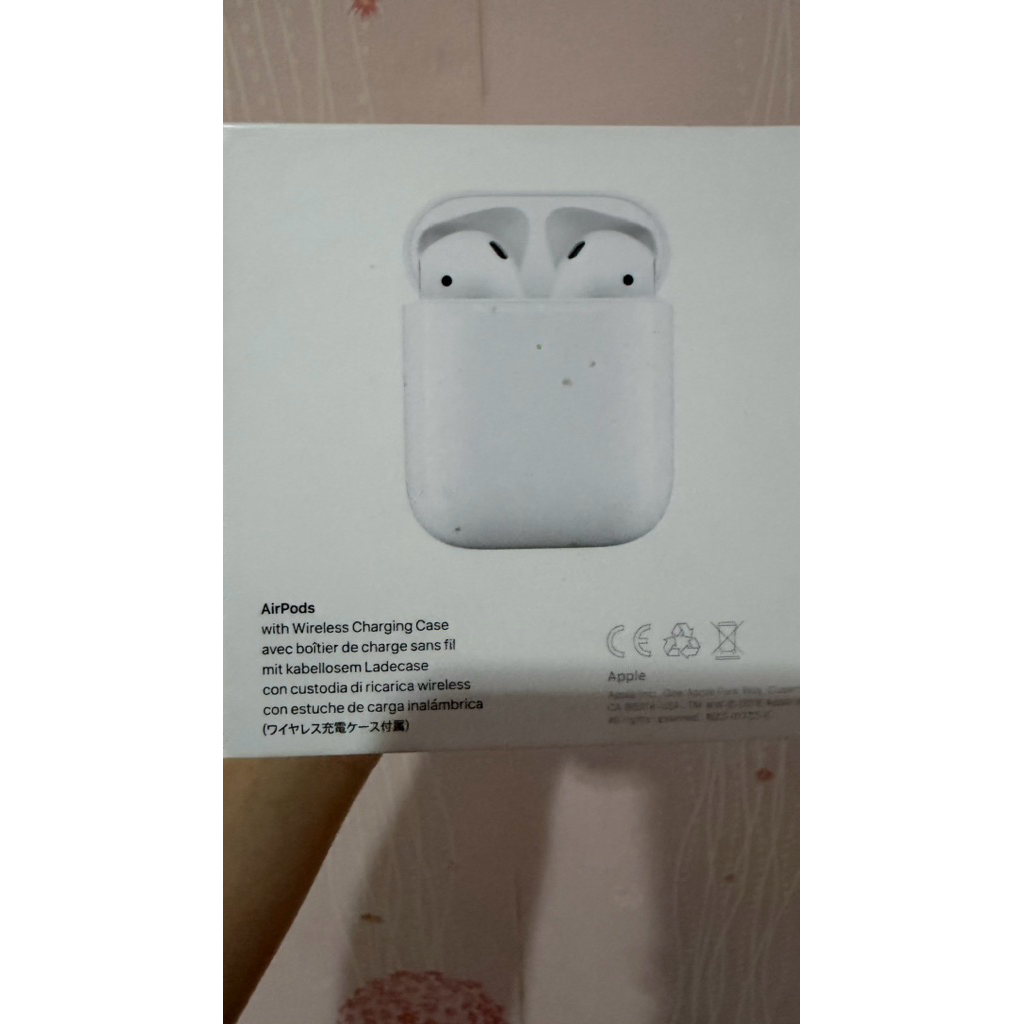 Preloved Airpods wireless charging case