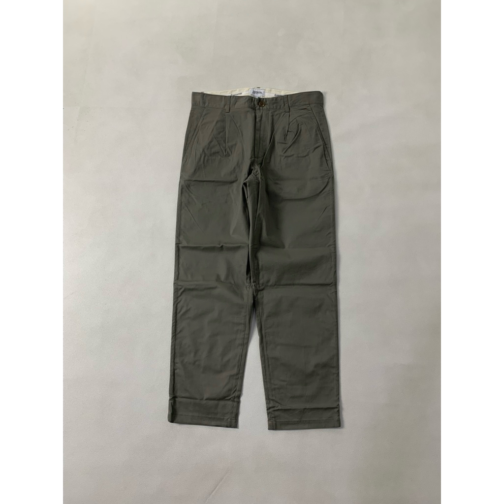 NV-183 Covernat one tuck chino Pants  Size 30 Lebar pinggang 80cm Panjang 94cm Paha 28cm Open leg 18