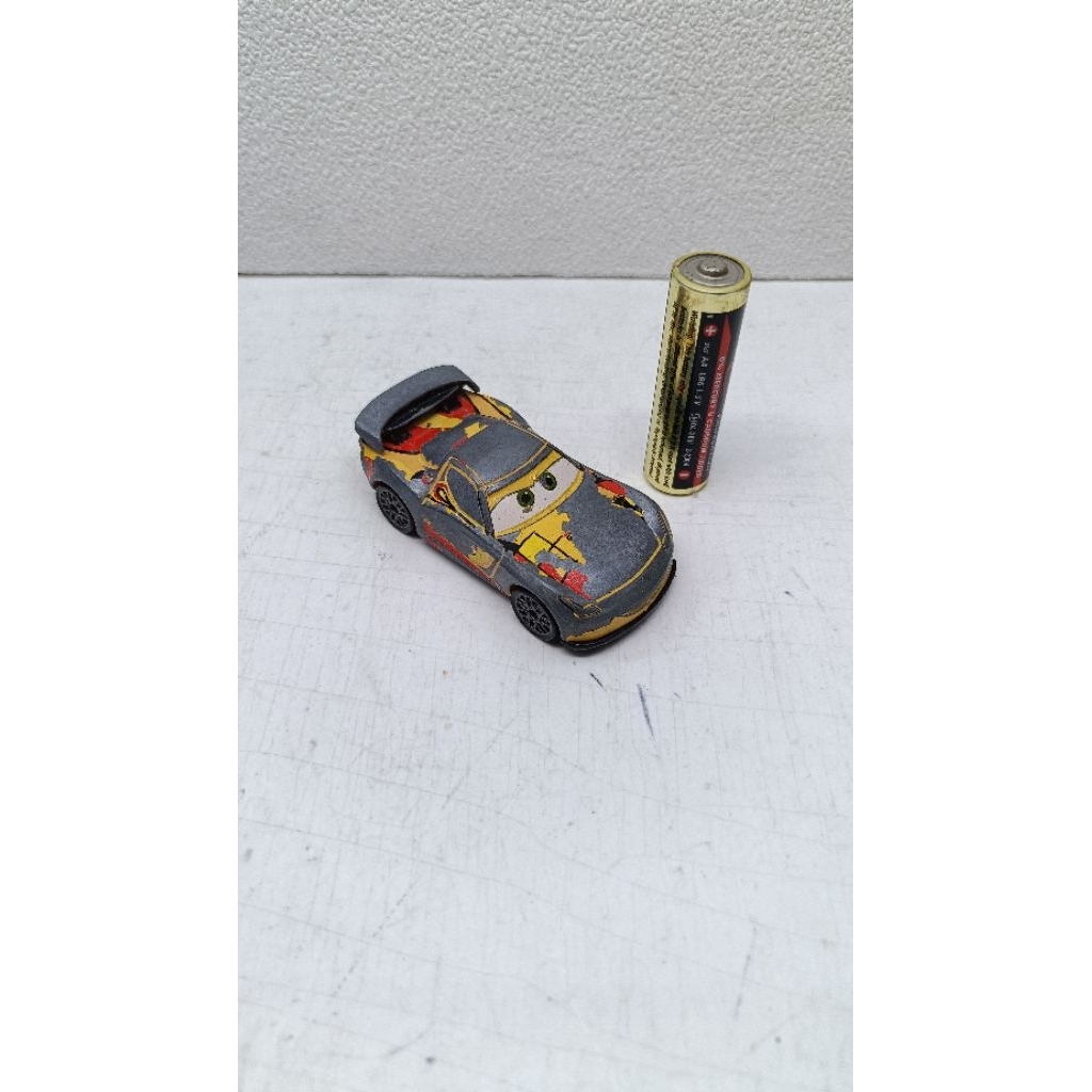 MOBIL DIECAST CARS TOMICA MCQUEEN MIGUEL CAMINO