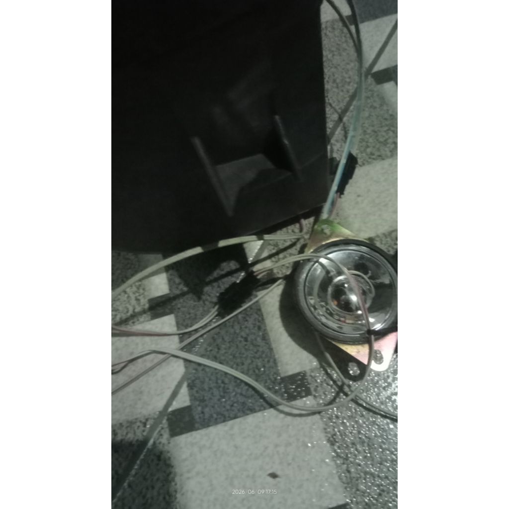 spiker tv led bentuk tv tabung