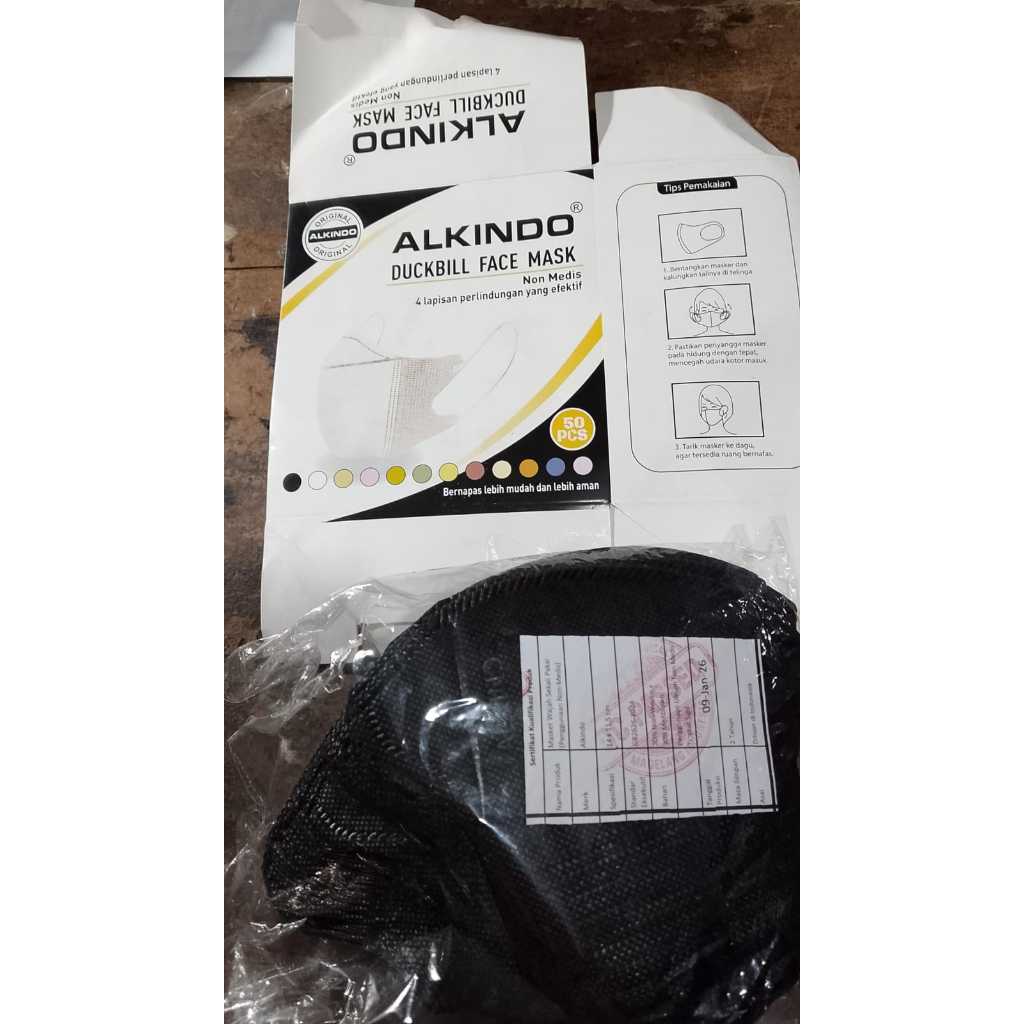 ALKINDO MASKER DUCKBILL 3PLY HITAM PUTIH EARLOOP ISI 50 PCS 4D BFE 95%