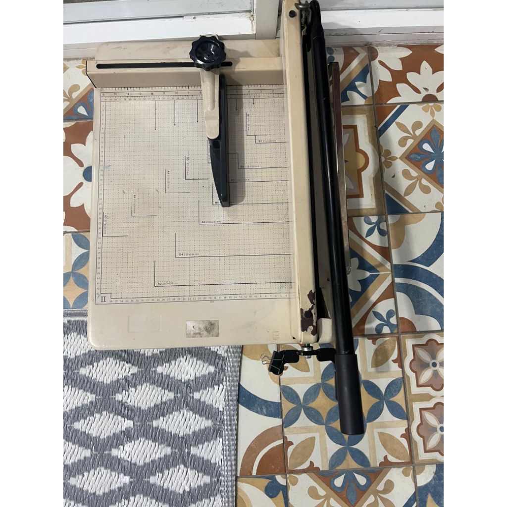 Pemotong Kertas 1 Rim A3+