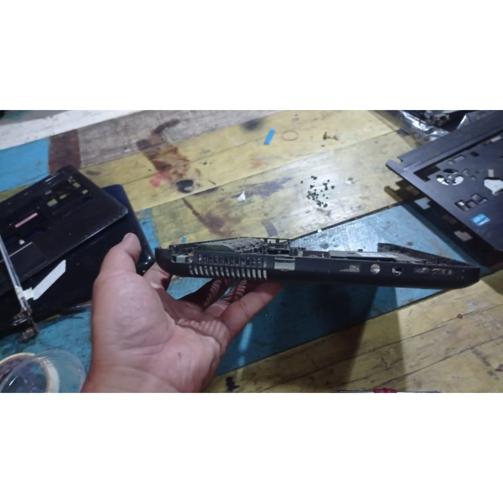Casing compaq bawah cq43.