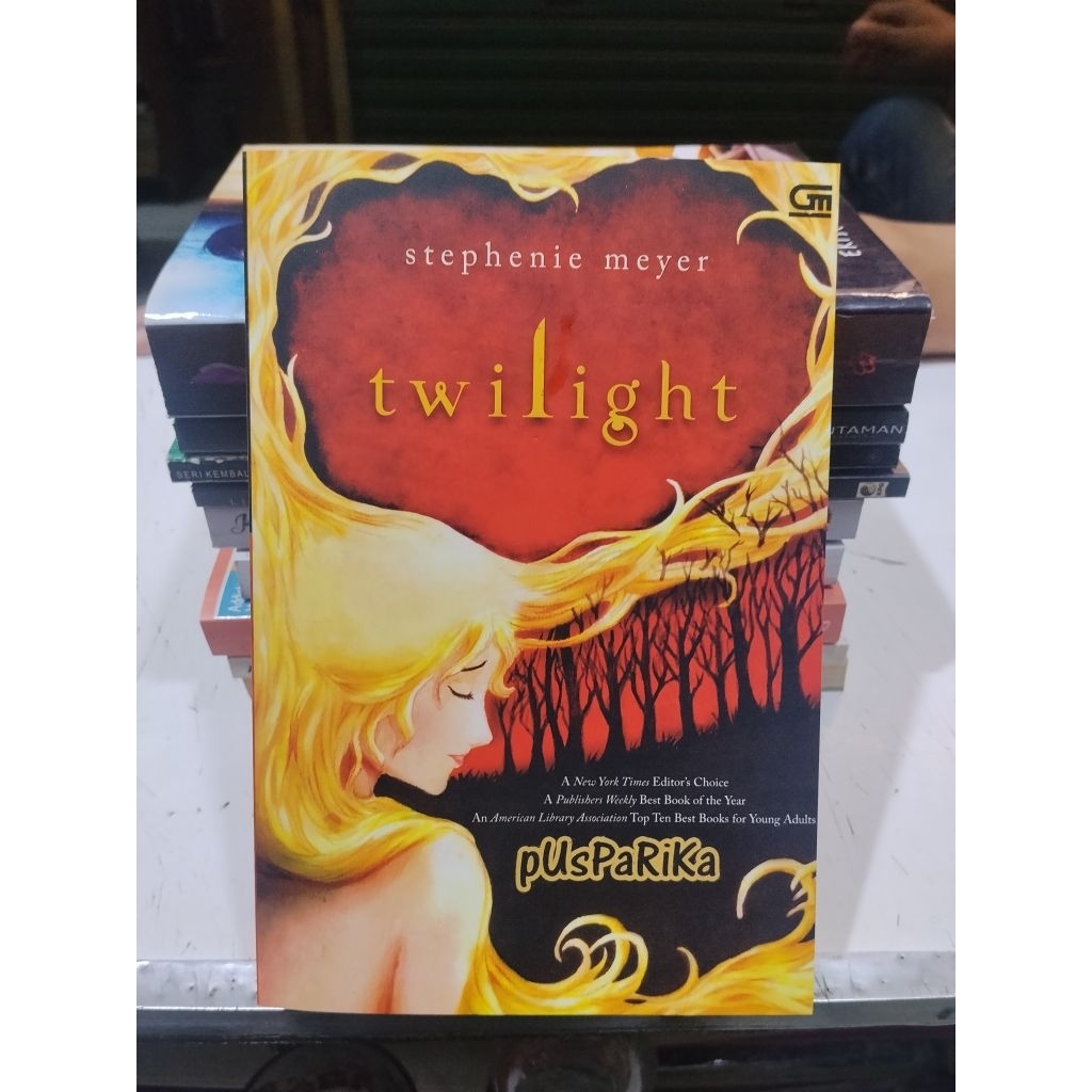 Novel Twilight - Stephenie Meyer
