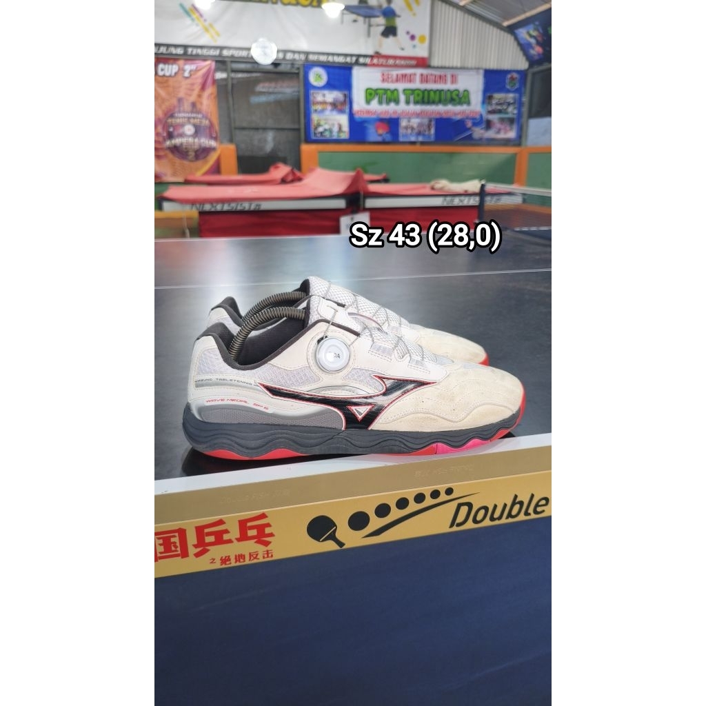 Sepatu tenis meja/pingpong second