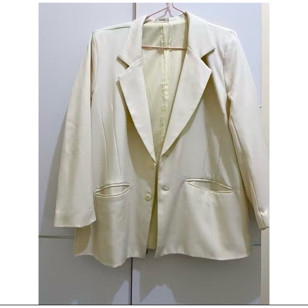 Blazer Yeona warna ivory