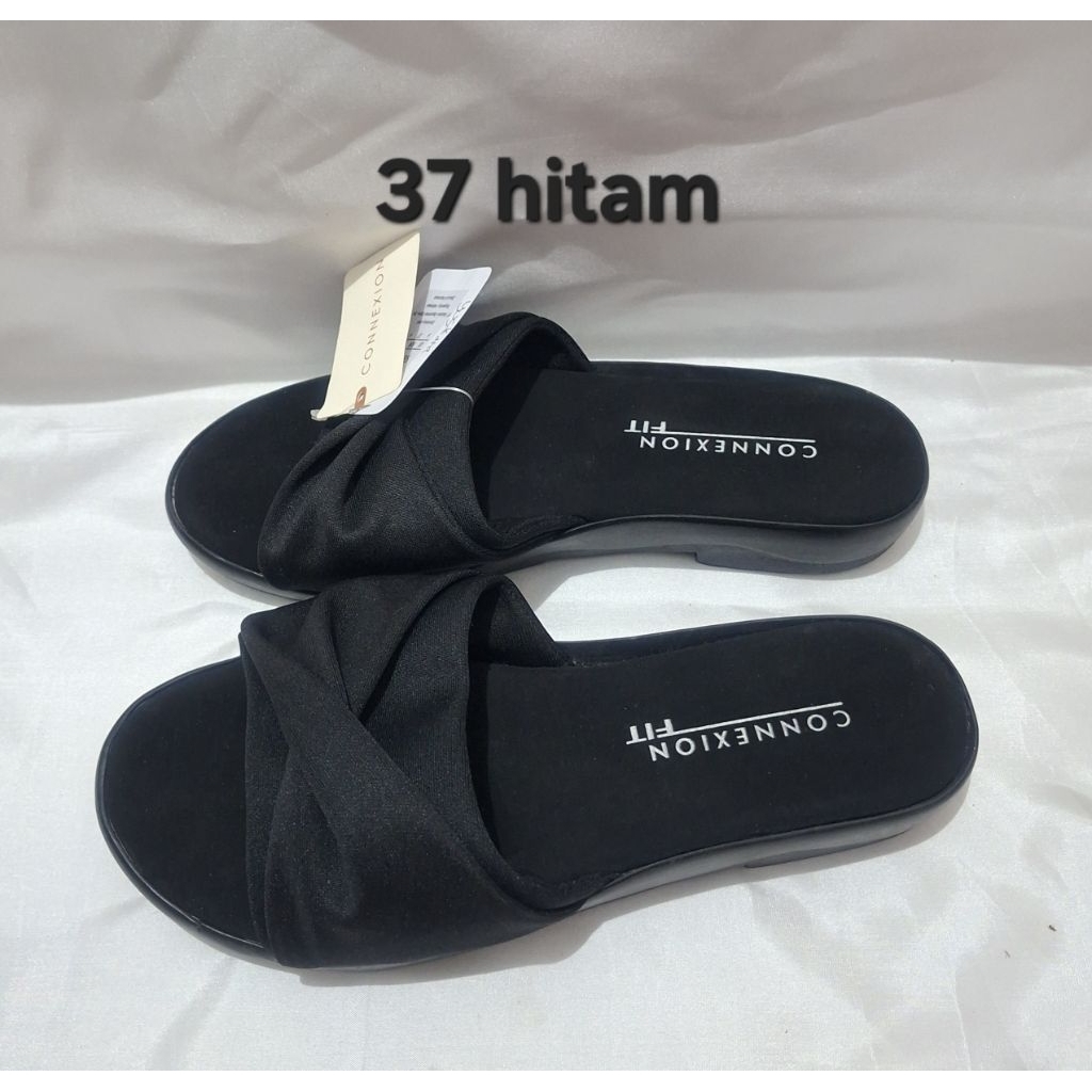 CONNECTION Sandal Hitam (NO BOX)