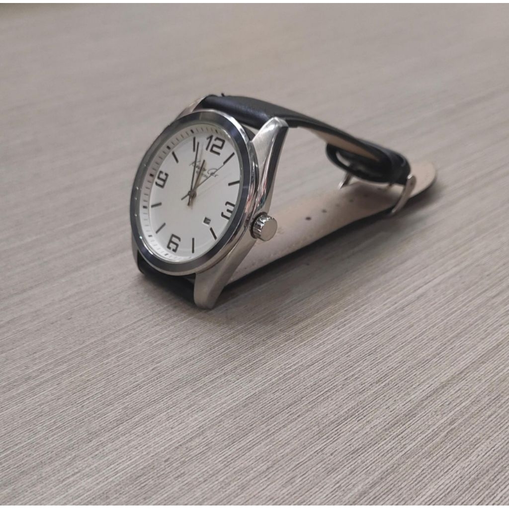 Jam tangan Kenneth Cole